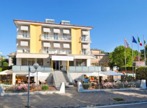 Отель Hotel St. Moritz  Беллариа-Иджеа Марина